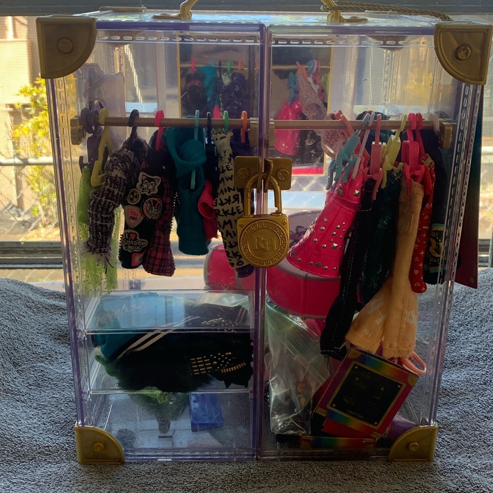 Rainbow High Closet/Dolls